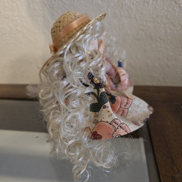 Hand Made Bobbin Farm Girl & Pig Figure - Picture 6 of 9